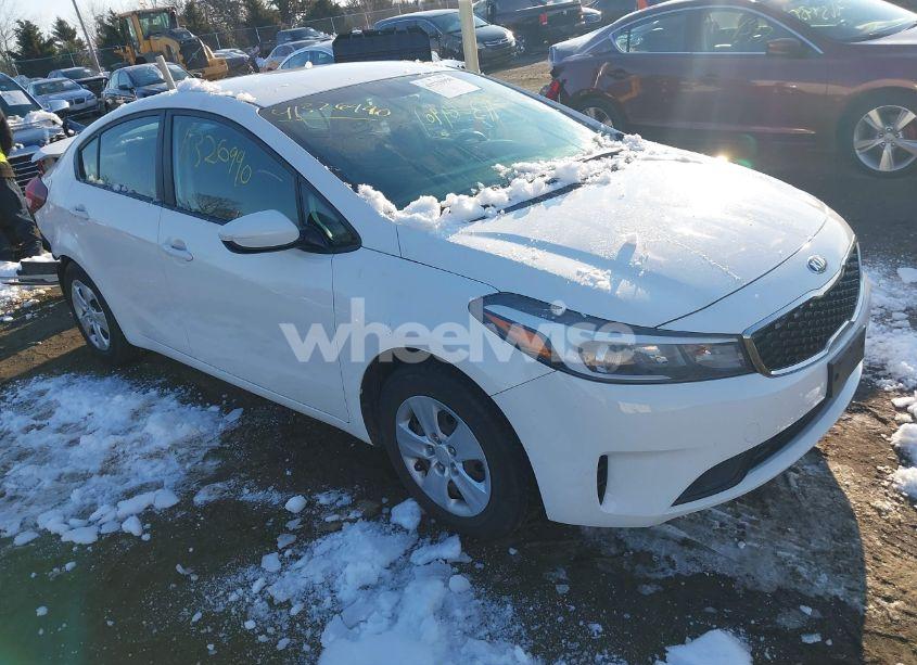 2017 Kia Forte LX (VIN 3KPFK4A77HE063302) main photo