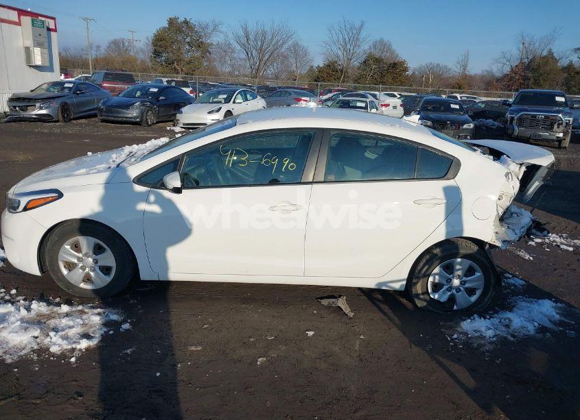 Photo 15 of 2017 Kia Forte LX (VIN 3KPFK4A77HE063302)