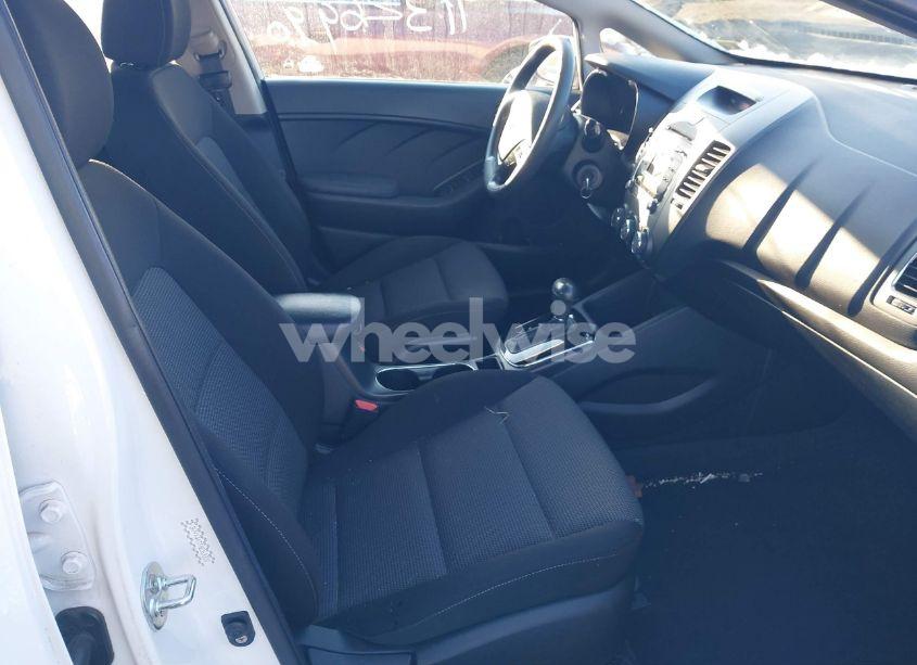 Photo 5 of 2017 Kia Forte LX (VIN 3KPFK4A77HE063302)