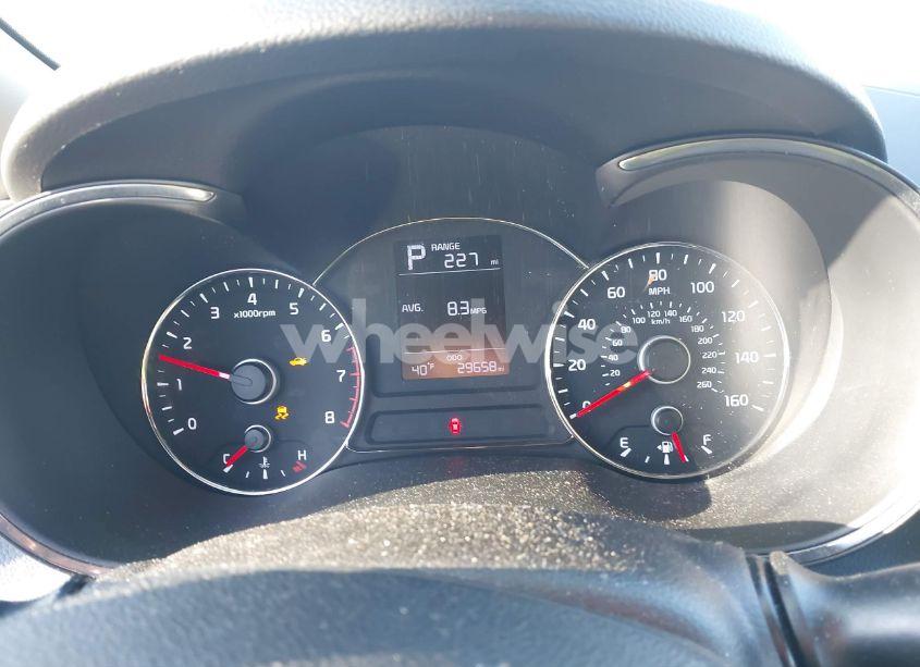 Photo 7 of 2017 Kia Forte LX (VIN 3KPFK4A77HE063302)