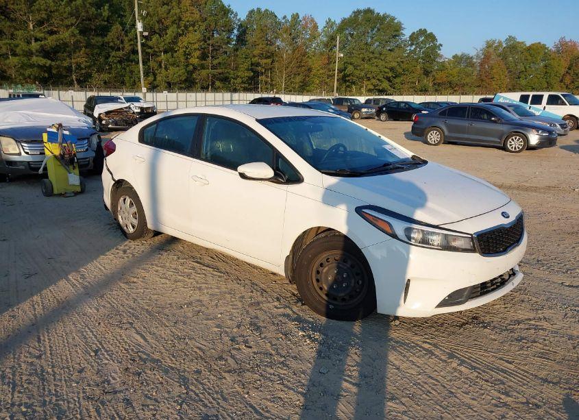 2017 Kia Forte LX (VIN 3KPFK4A77HE065549) main photo