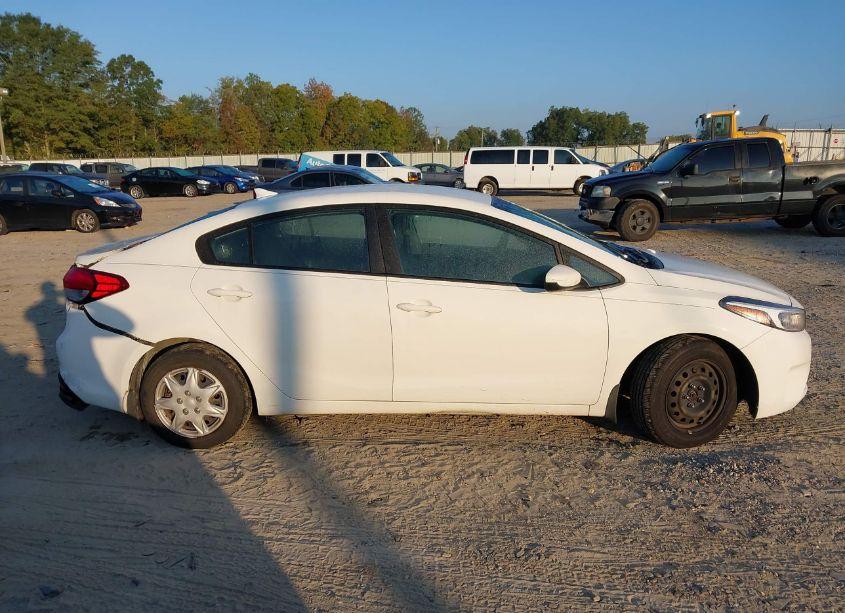 Photo 13 of 2017 Kia Forte LX (VIN 3KPFK4A77HE065549)
