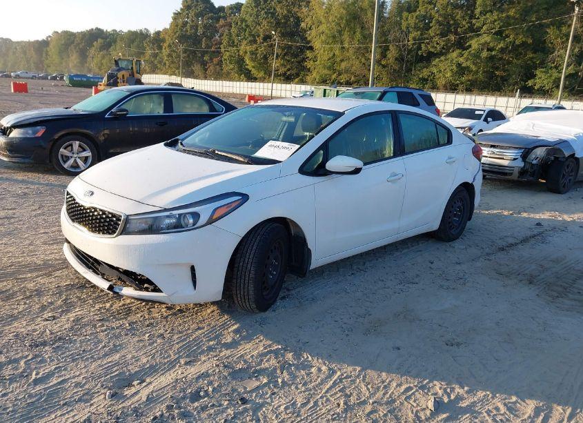 Photo 2 of 2017 Kia Forte LX (VIN 3KPFK4A77HE065549)