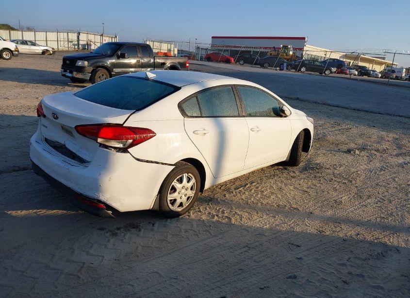 Photo 4 of 2017 Kia Forte LX (VIN 3KPFK4A77HE065549)