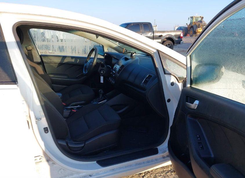 Photo 5 of 2017 Kia Forte LX (VIN 3KPFK4A77HE065549)