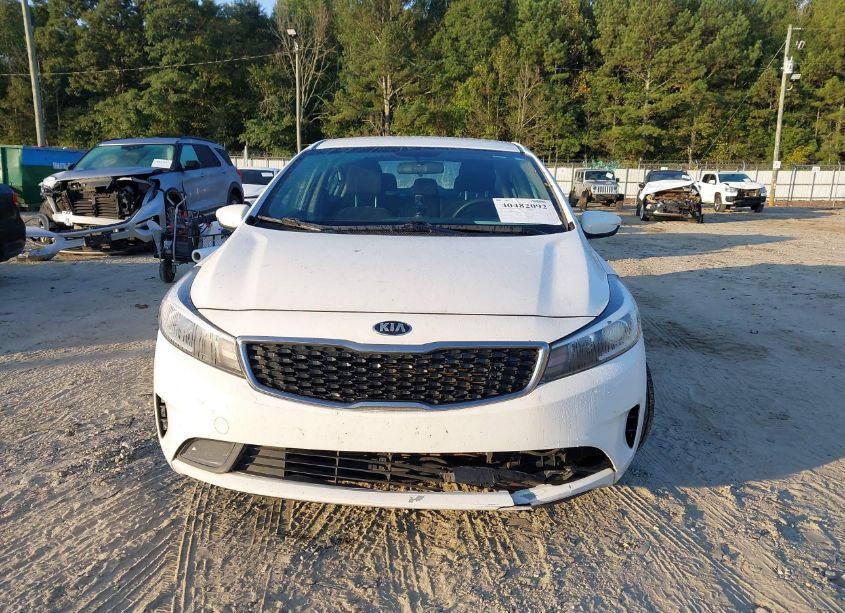 Photo 6 of 2017 Kia Forte LX (VIN 3KPFK4A77HE065549)