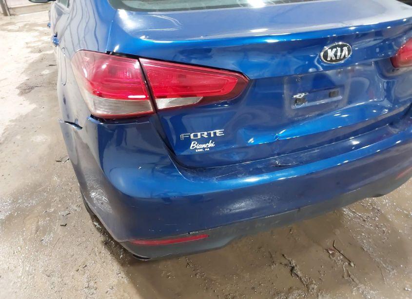 Photo 6 of 2017 Kia Forte LX (VIN 3KPFK4A77HE078110)