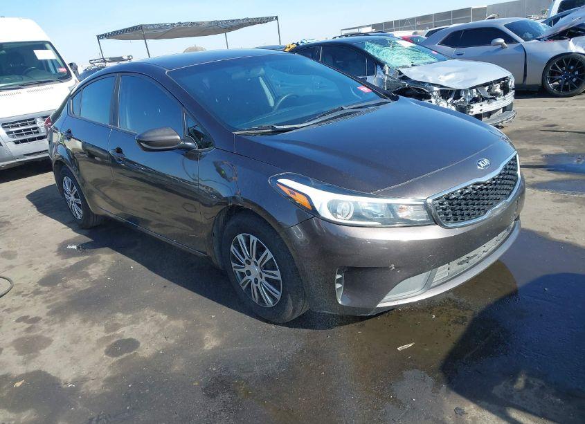 2017 Kia Forte LX (VIN 3KPFK4A77HE080617) main photo