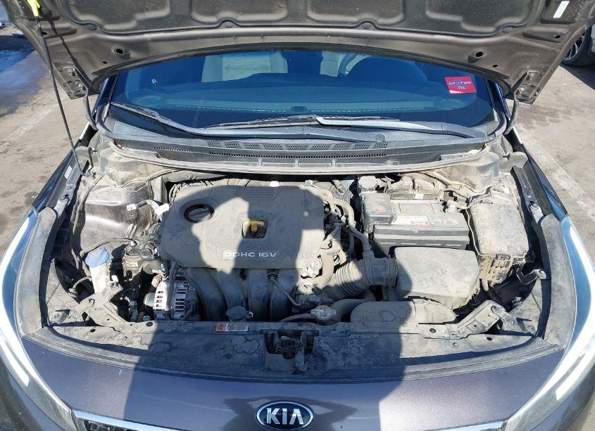 Photo 10 of 2017 Kia Forte LX (VIN 3KPFK4A77HE080617)