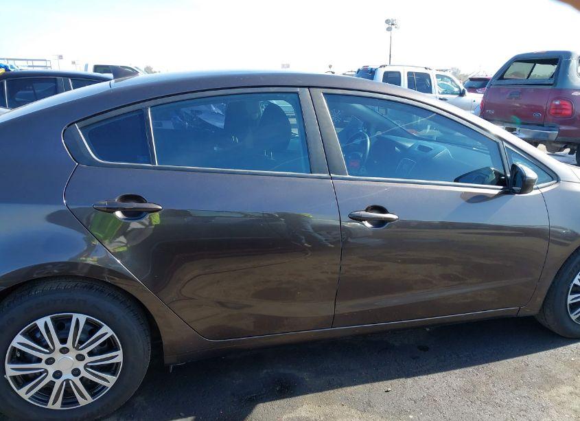 Photo 13 of 2017 Kia Forte LX (VIN 3KPFK4A77HE080617)