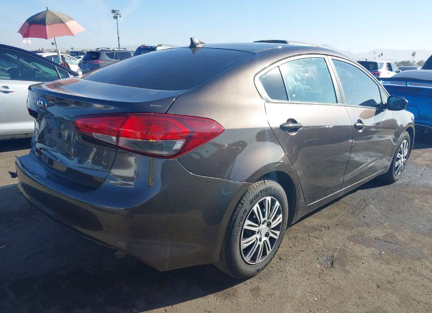 Photo 4 of 2017 Kia Forte LX (VIN 3KPFK4A77HE080617)