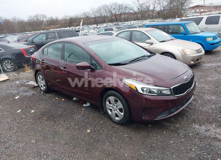 2017 Kia Forte LX (VIN 3KPFK4A77HE082478) main photo
