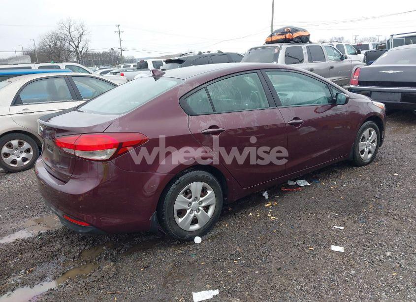 Photo 4 of 2017 Kia Forte LX (VIN 3KPFK4A77HE082478)