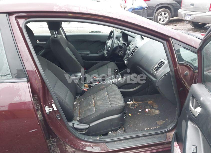 Photo 5 of 2017 Kia Forte LX (VIN 3KPFK4A77HE082478)