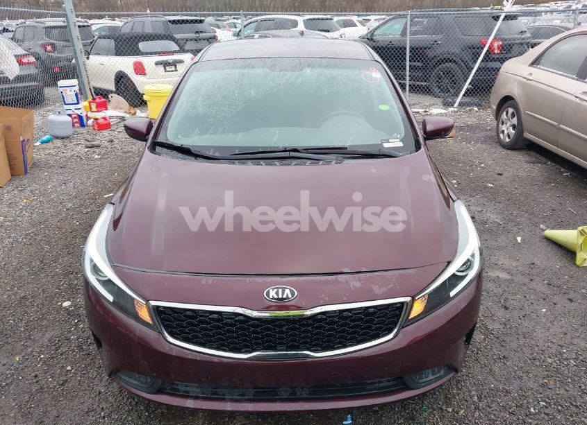 Photo 6 of 2017 Kia Forte LX (VIN 3KPFK4A77HE082478)