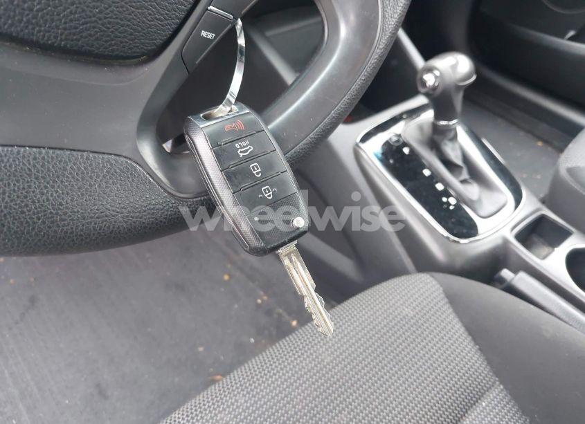 Photo 11 of 2017 Kia Forte LX (VIN 3KPFK4A77HE086630)