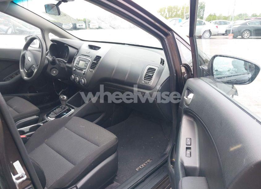 Photo 5 of 2017 Kia Forte LX (VIN 3KPFK4A77HE086630)