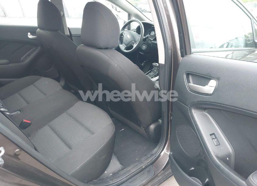 Photo 8 of 2017 Kia Forte LX (VIN 3KPFK4A77HE086630)