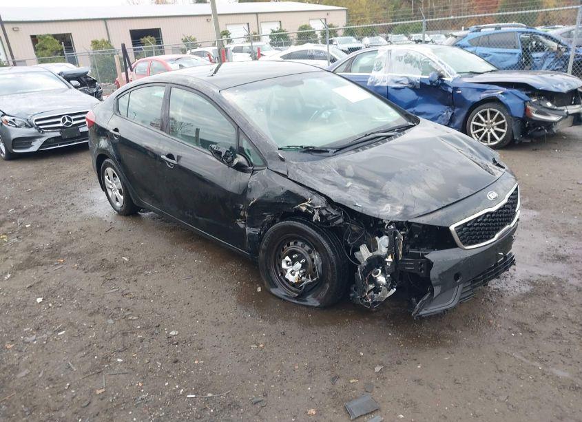 2017 Kia Forte LX (VIN 3KPFK4A77HE093884) main photo