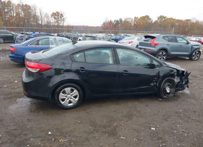 Photo 13 of 2017 Kia Forte LX (VIN 3KPFK4A77HE093884)