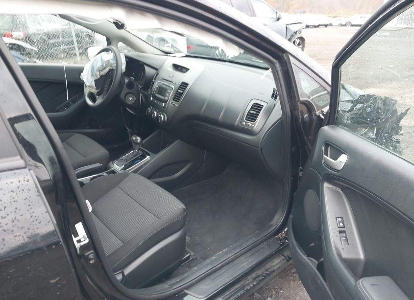 Photo 5 of 2017 Kia Forte LX (VIN 3KPFK4A77HE093884)