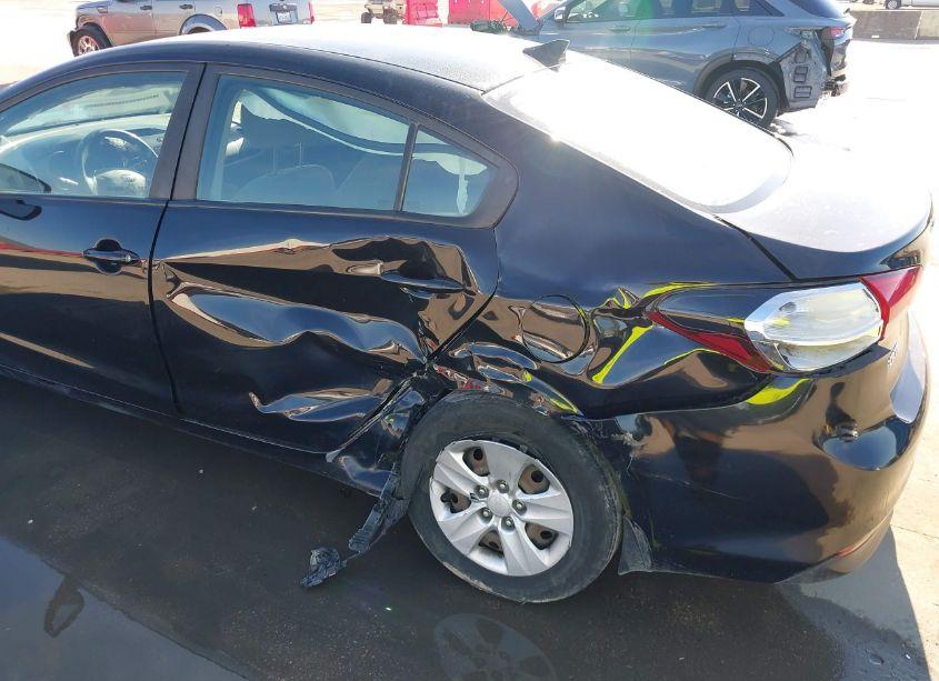 Photo 18 of 2017 Kia Forte LX (VIN 3KPFK4A77HE094632)