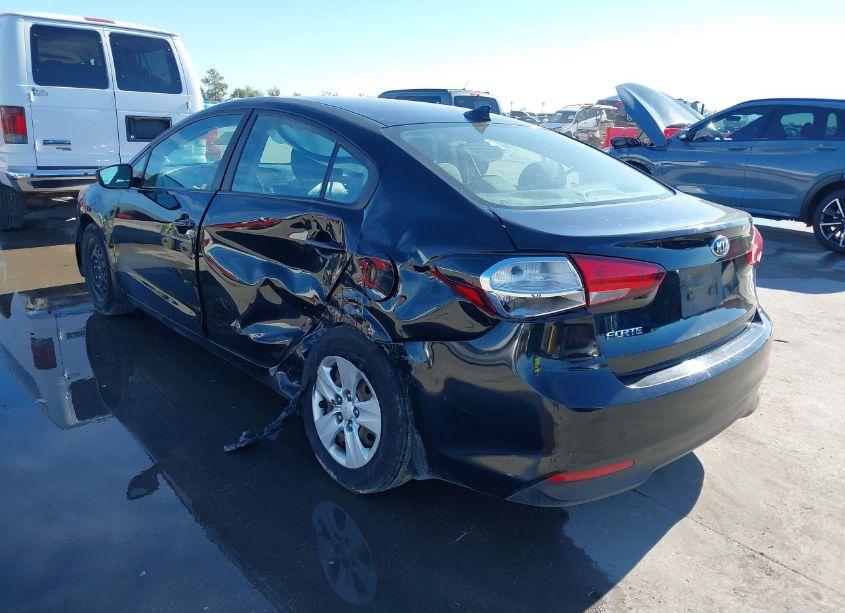 Photo 3 of 2017 Kia Forte LX (VIN 3KPFK4A77HE094632)
