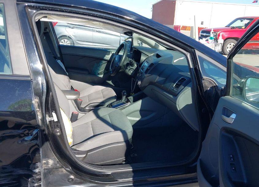 Photo 5 of 2017 Kia Forte LX (VIN 3KPFK4A77HE094632)