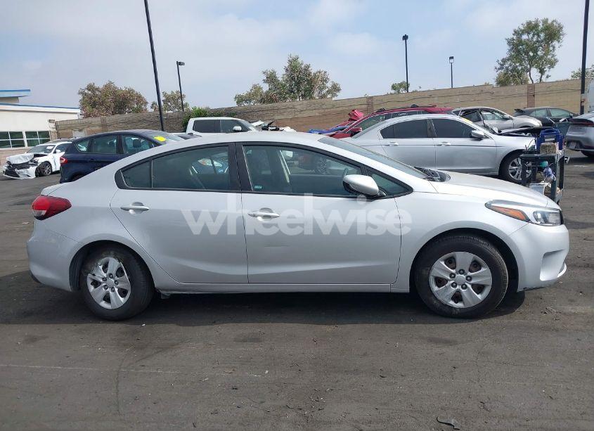 Photo 13 of 2017 Kia Forte LX (VIN 3KPFK4A77HE106312)