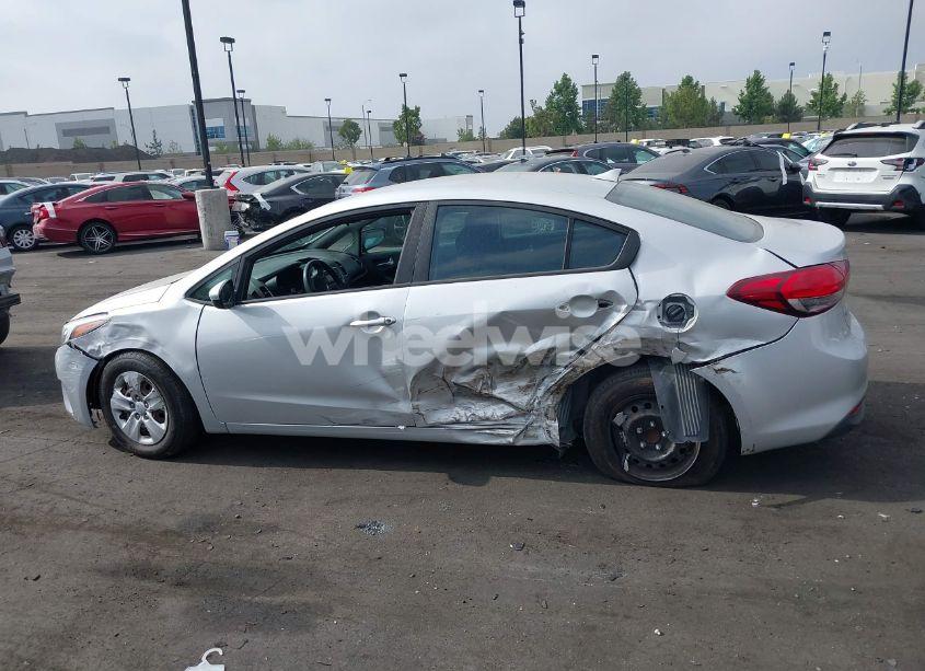 Photo 14 of 2017 Kia Forte LX (VIN 3KPFK4A77HE106312)