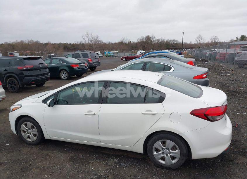 Photo 14 of 2017 Kia Forte LX (VIN 3KPFK4A77HE111123)