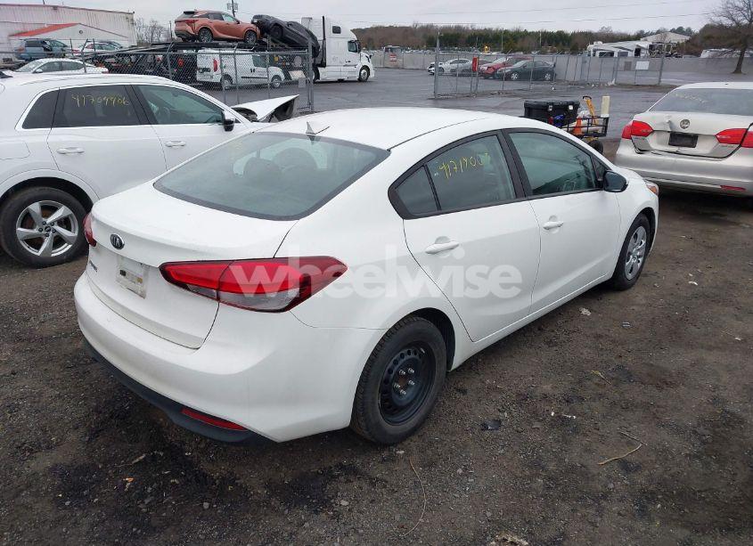 Photo 4 of 2017 Kia Forte LX (VIN 3KPFK4A77HE111123)