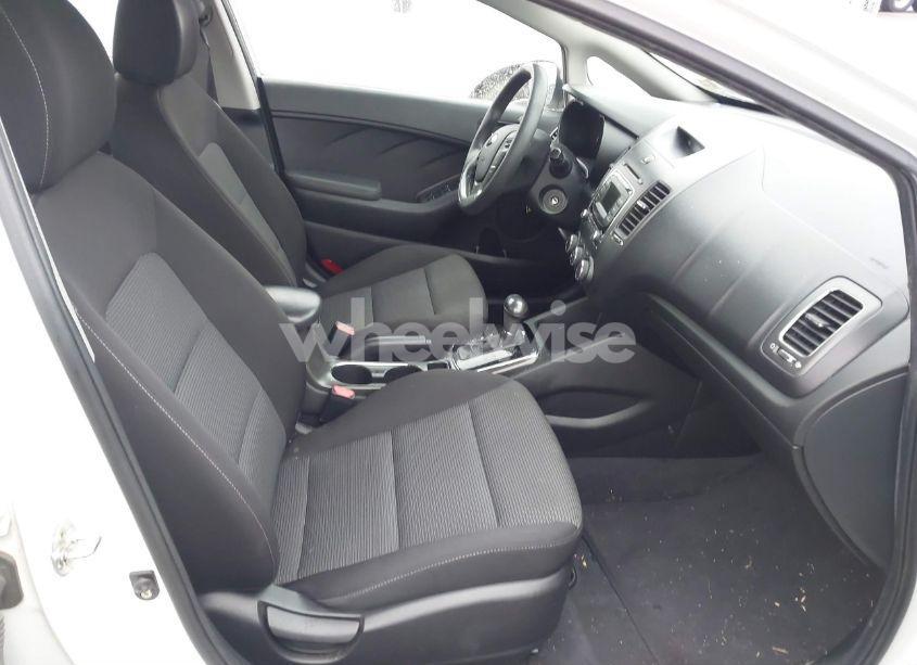 Photo 5 of 2017 Kia Forte LX (VIN 3KPFK4A77HE111123)