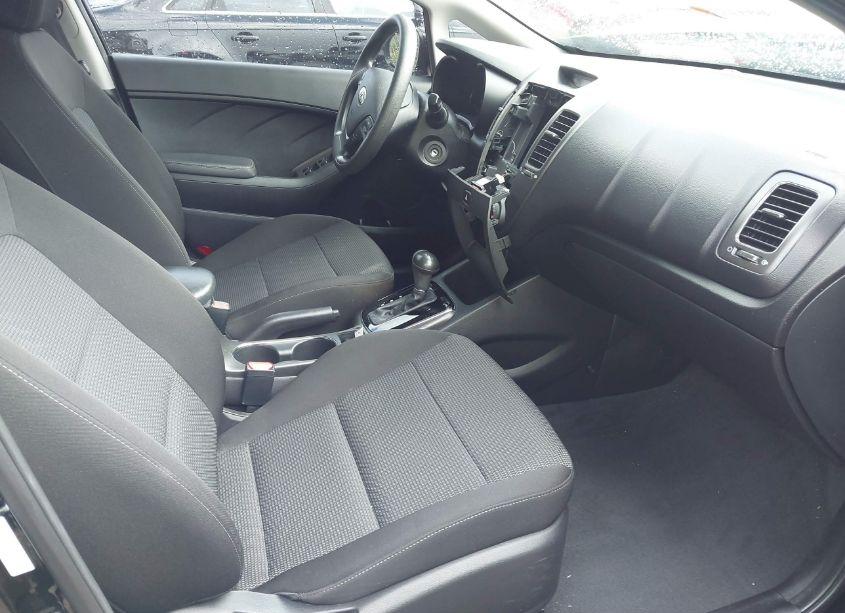 Photo 5 of 2017 Kia Forte LX (VIN 3KPFK4A77HE114992)