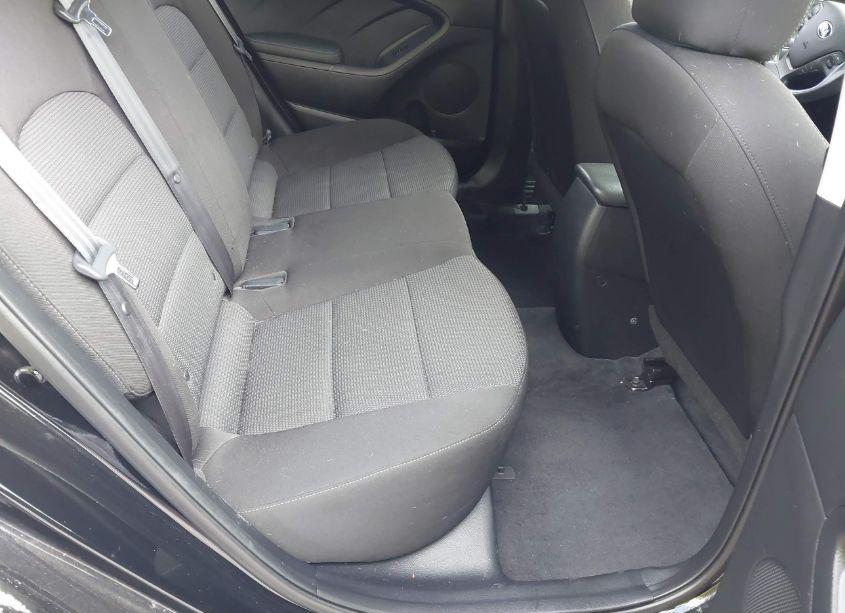 Photo 8 of 2017 Kia Forte LX (VIN 3KPFK4A77HE114992)