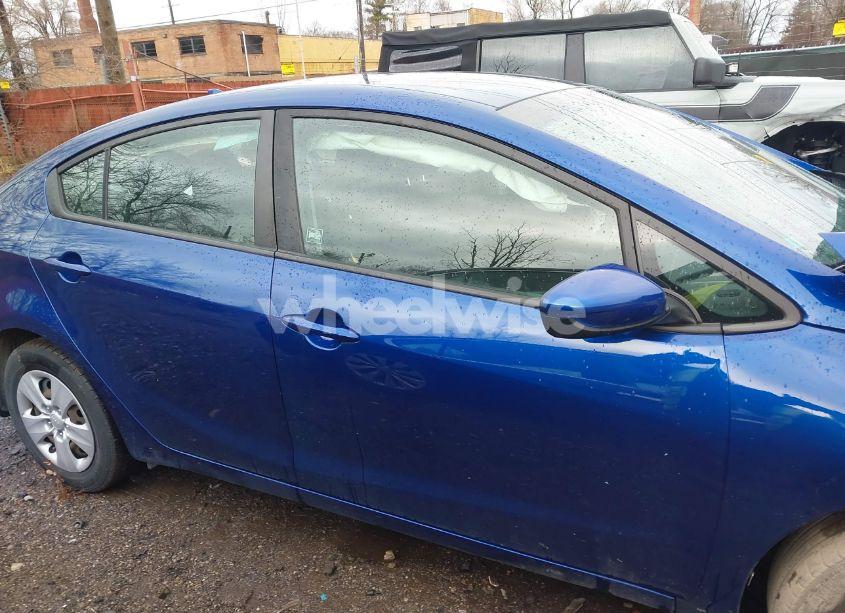 Photo 13 of 2017 Kia Forte LX (VIN 3KPFK4A77HE135616)