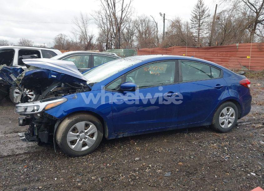 Photo 14 of 2017 Kia Forte LX (VIN 3KPFK4A77HE135616)