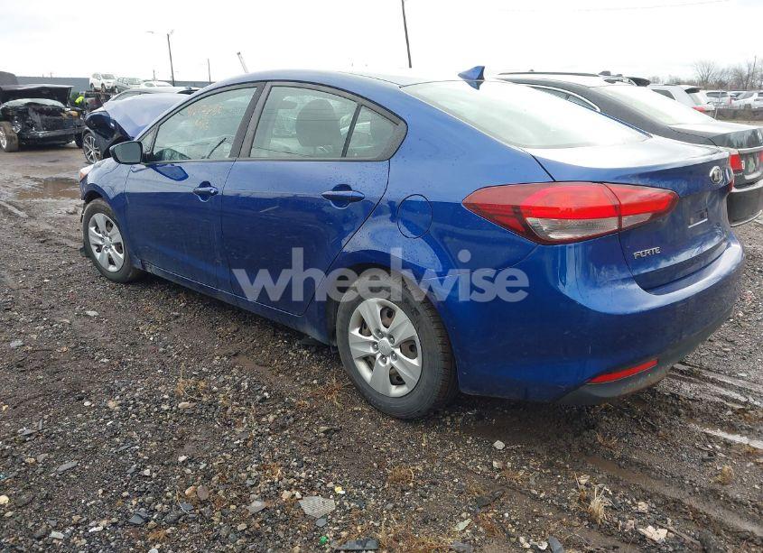 Photo 3 of 2017 Kia Forte LX (VIN 3KPFK4A77HE135616)