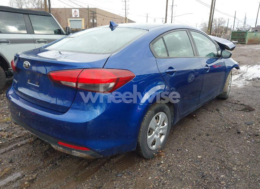 Photo 4 of 2017 Kia Forte LX (VIN 3KPFK4A77HE135616)