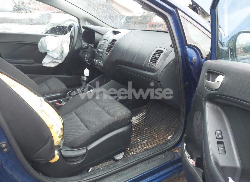 Photo 5 of 2017 Kia Forte LX (VIN 3KPFK4A77HE135616)