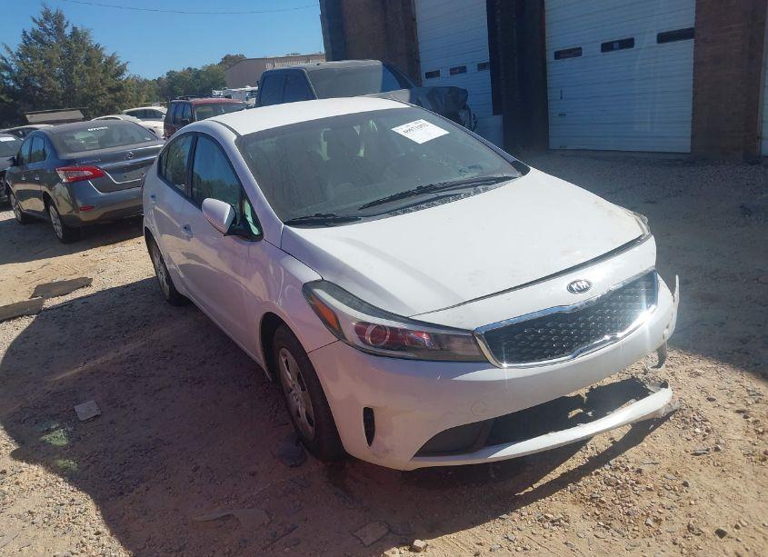 2017 Kia Forte LX (VIN 3KPFK4A77HE158281) main photo