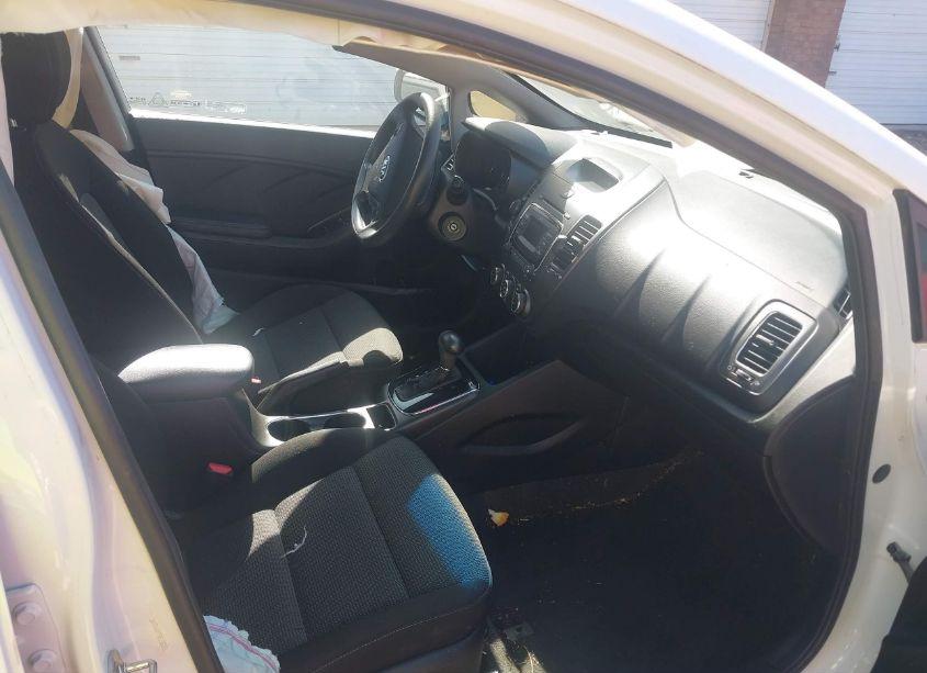 Photo 5 of 2017 Kia Forte LX (VIN 3KPFK4A77HE158281)