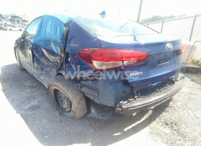 Photo 6 of 2017 Kia Forte LX (VIN 3KPFK4A77HE159981)