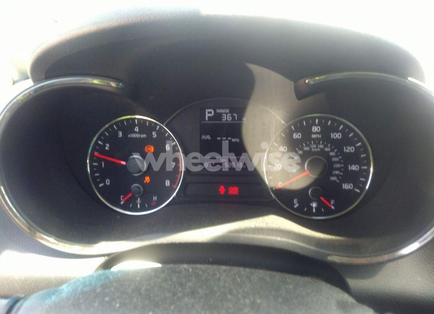 Photo 7 of 2017 Kia Forte LX (VIN 3KPFK4A77HE159981)