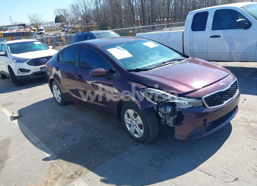 2018 Kia Forte LX (VIN 3KPFK4A77JE199502) main photo