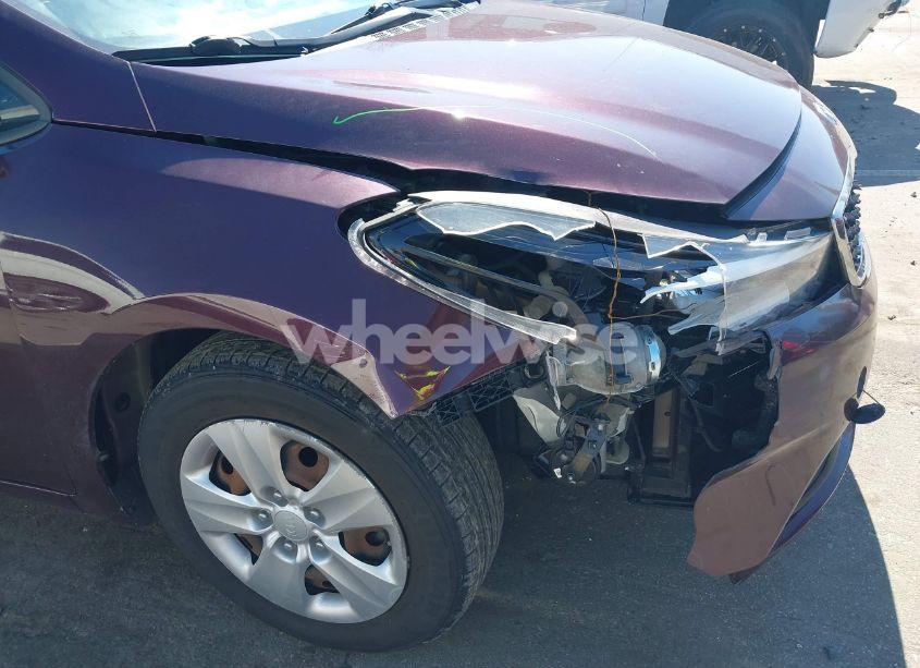 Photo 12 of 2018 Kia Forte LX (VIN 3KPFK4A77JE199502)