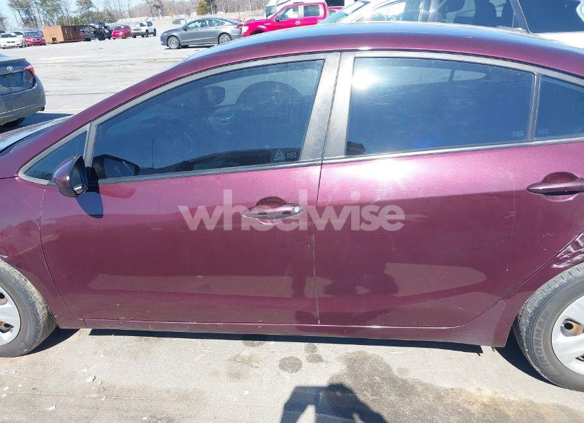 Photo 15 of 2018 Kia Forte LX (VIN 3KPFK4A77JE199502)