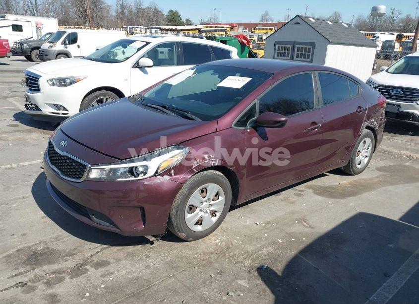 Photo 2 of 2018 Kia Forte LX (VIN 3KPFK4A77JE199502)