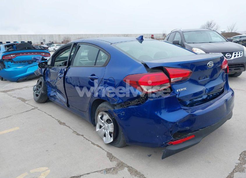Photo 3 of 2018 Kia Forte LX (VIN 3KPFK4A77JE210448)