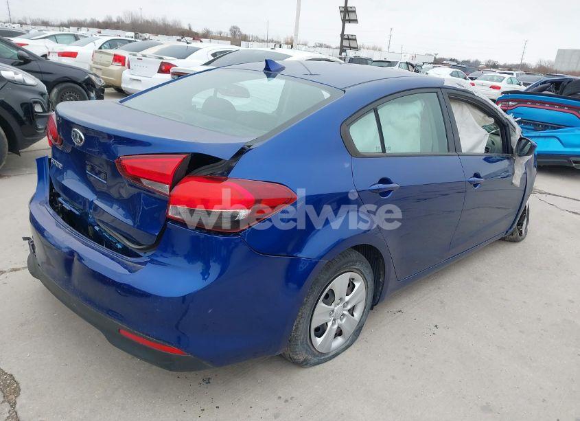 Photo 4 of 2018 Kia Forte LX (VIN 3KPFK4A77JE210448)